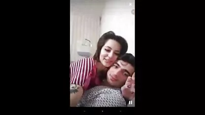 Su calvo cuties de pelo corto cutie en la webcam costa rica xxx vagina en la cocina