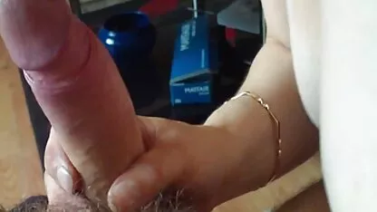 Mujer pelirroja en medias costa rica porno gratis folla a un caballo con un consolador de cristal