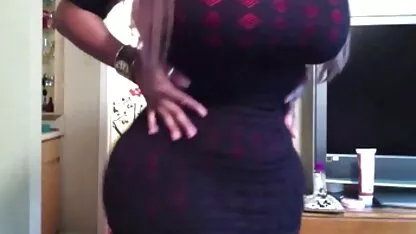 Plump esposa propagación piernas y afeitado vagina con consolador porno gratis cr en frente de cámara web