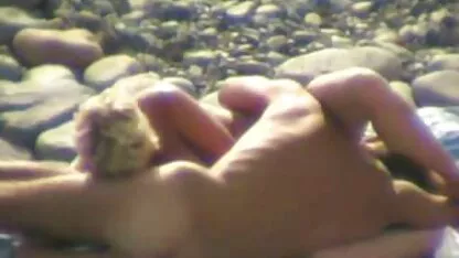 La belleza xxnx costa rica de los dedos de Pollo marido en el baño