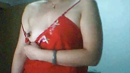 Tres jóvenes rubia lame la cucumber y consolador en la webcam xxx costa rica cocina