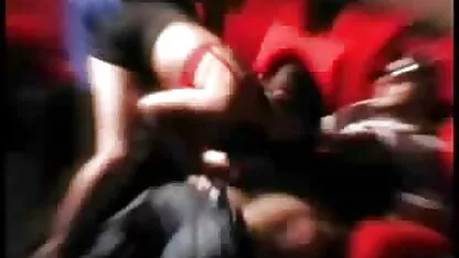 Limpieza de la llamada Europea a videos pornograficos de costa rica una mujer negra en el baño en su boca