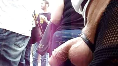 Astrid R masturbándose en la cama xxnx costa rica
