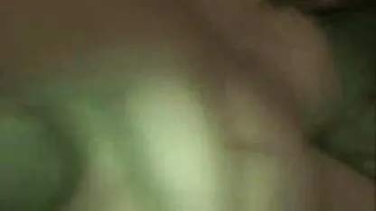 Chica deleita a la xvideos de costa rica chica con los dedos, la lengua y los juguetes